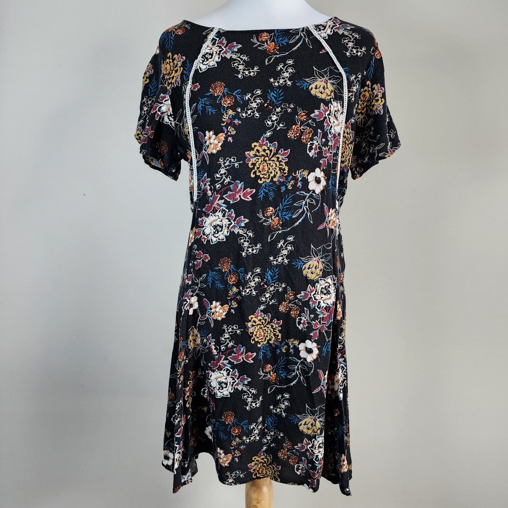 Hide &‎ Seek Floral Mini Dress Womens Large Prairie
Crochet Trim Boho Romantic